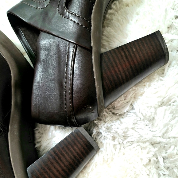 Liz Claiborne Flex Women's Brown Ankle Booties - Picture 5 of 10